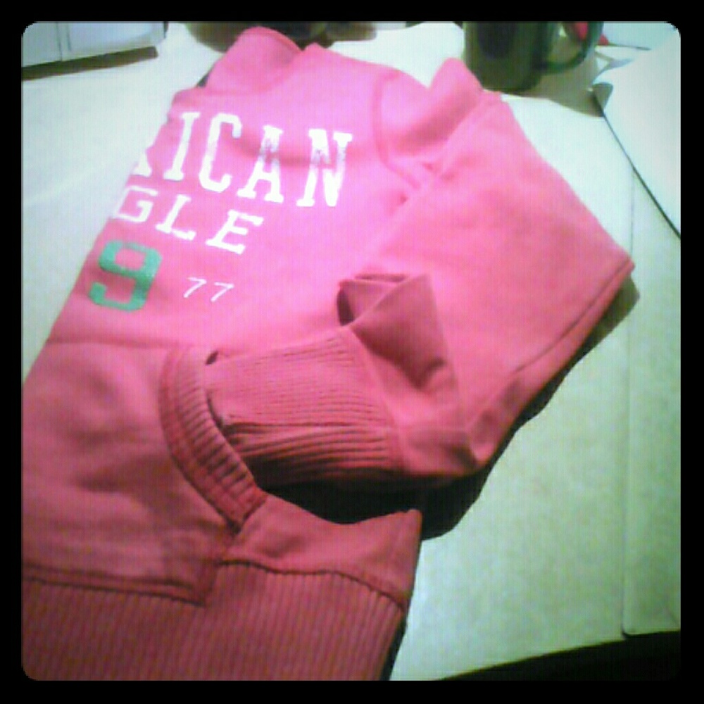 American Eagle light sweatshirt